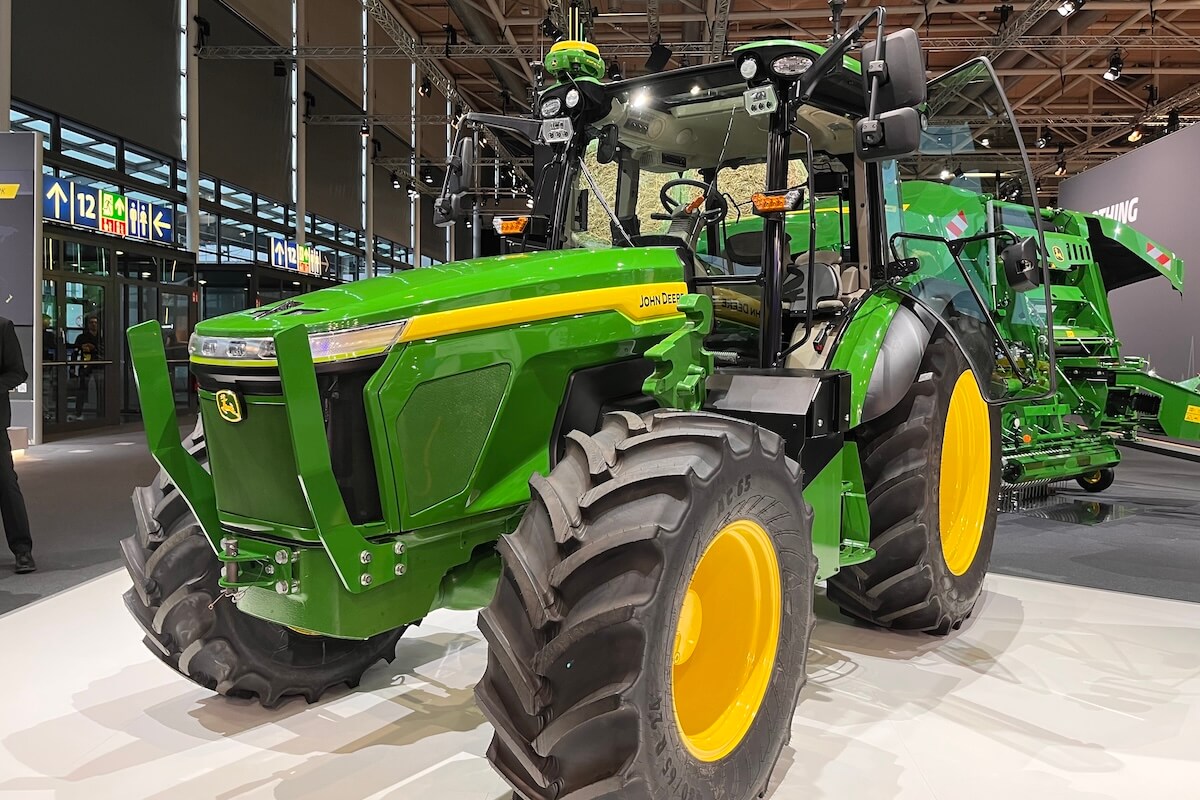 Ad Agritechnica 2025 John Deere presenta il suo prototipo di trattore 100% elettrico EPower in versione utility